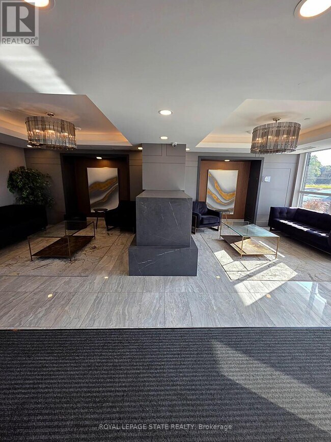 Photo - 5055 Greenlane Unit 117