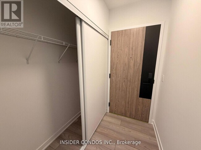 Photo - 1007 The Queensway Unité 1016