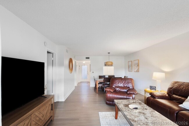 20 Abbey Ln Unit 102