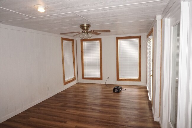 Photo - Beautiful House Located West of Frankford ...