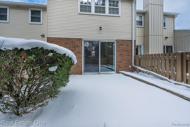 Photo - 5075 Buckingham Pl Dr