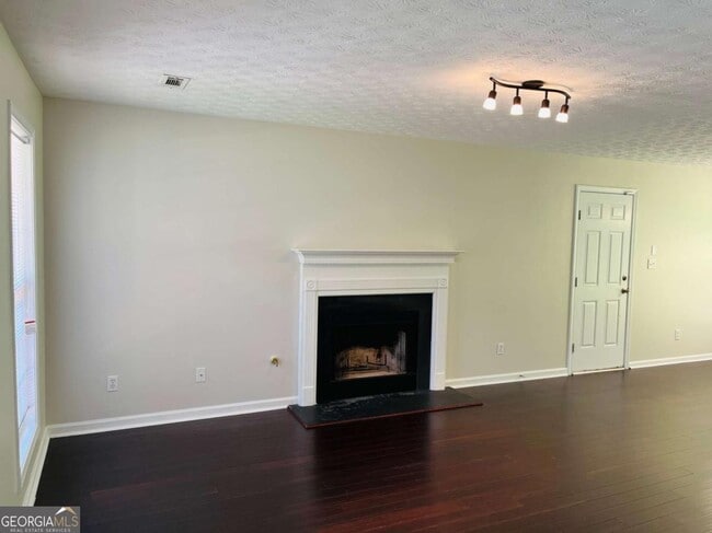 Photo - 72 Canterbury Dr