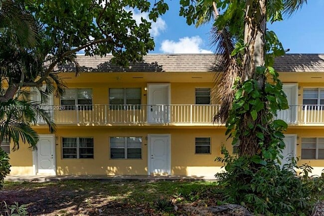 Building Photo - 5192 NE 6th Ave Unit 820