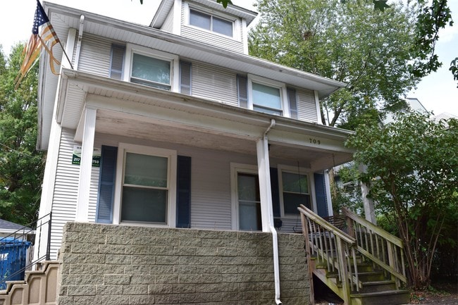 Building Photo - 709 S State St Rental