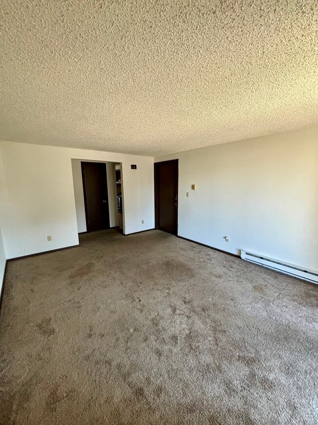 21-25 Barton Ct Unit 21-05