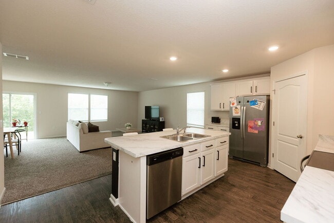 Photo - 4 Bedroom 2 bath home for rent