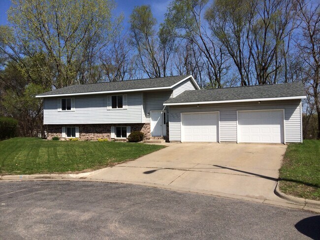 Photo - 528 Bluebird Ct Townhome