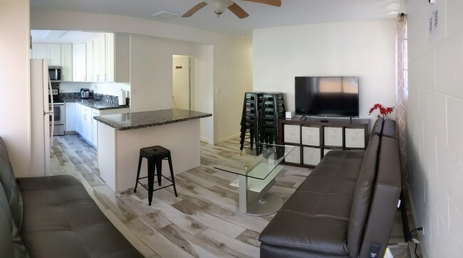 Building Photo - 2353 Dole St Unit 1