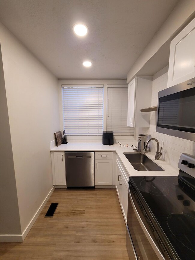 Photo - Cherry Lane Commons Unit 2435 W Cherry Ln Apt 2