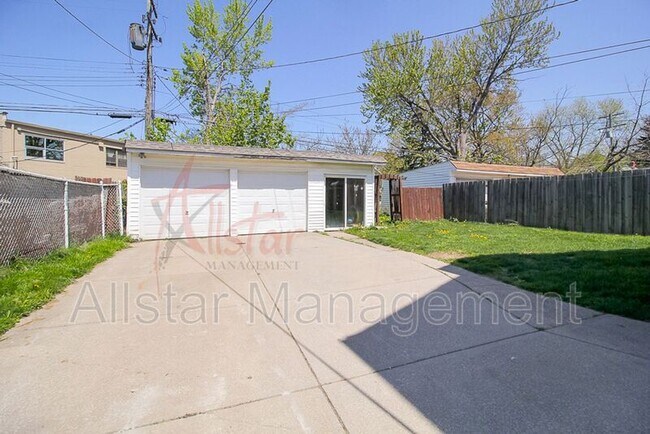 Photo - 6814 Bradley Ave