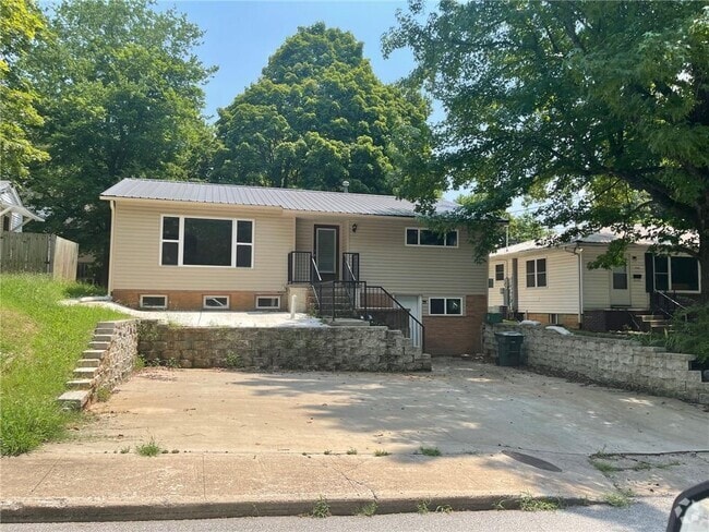 Building Photo - 328 S Duncan Ave Rental