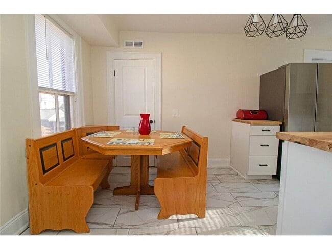 Photo - 1211 5th St NE