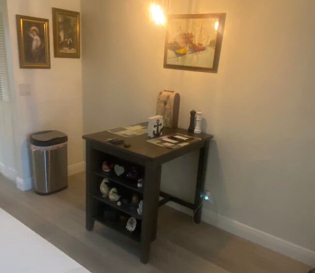 Photo - 571 SW South River Dr Unidad 204