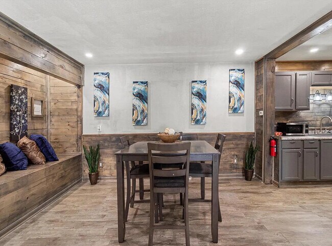 6050 W Calumet Rd Unit 101A
