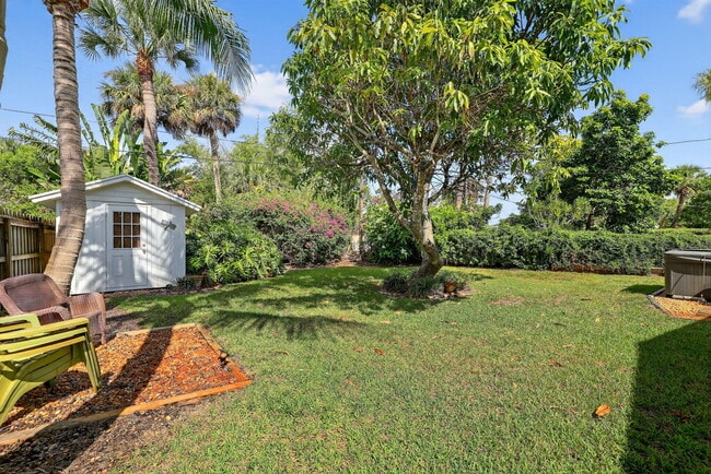 Photo - 262 SE Monterey Ave
