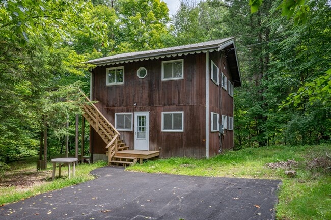 51 White Birch Dr