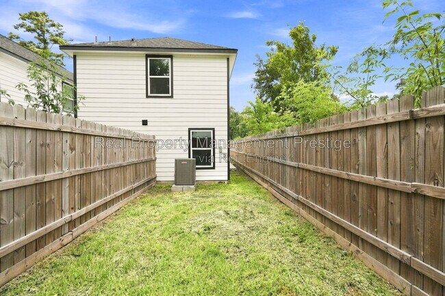 Photo - 8216 Richland Dr Unidad B