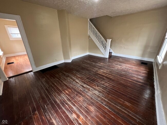 Photo - 2821 E 13th St