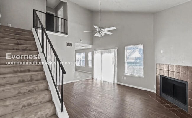 Photo - 3 Bed, 2.5 Bath Home with Fenced Yard & Garage / Pet-Friendly / Available Now!