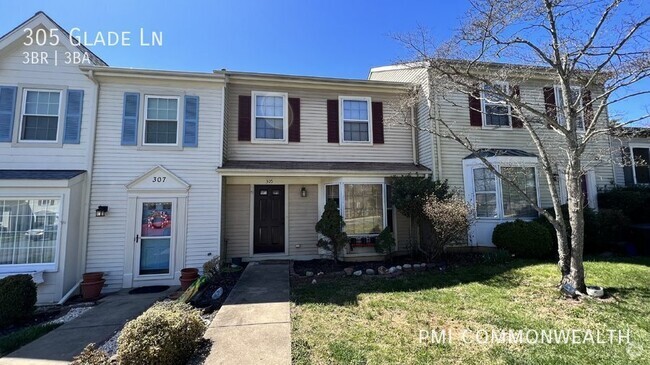 Building Photo - 3 Bed / 2.5 Bath Townhouse (Available 4/10...