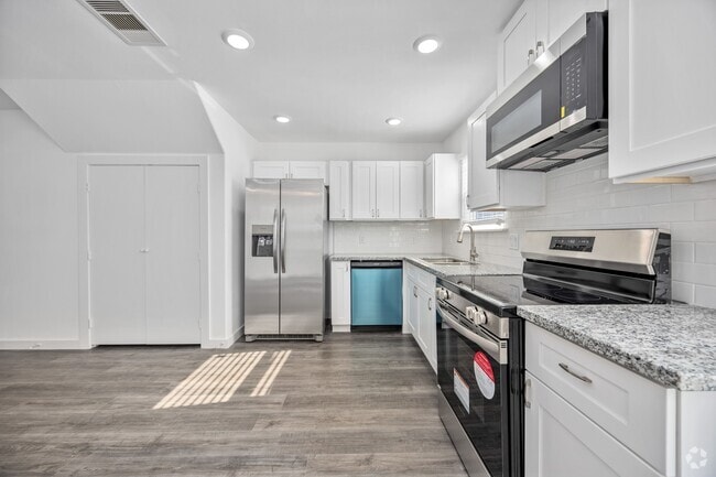 Building Photo - 8222 Bigwood St Rental