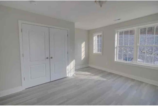 Photo - 89 W Main St