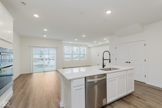 Photo - 7306 Shroyer Wy