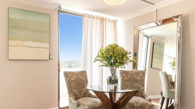 Each apartments has panoramic views over lake, park, skyline