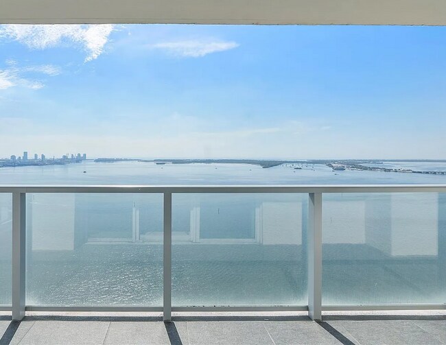 Photo - 1155 Brickell Bay Dr Unidad 3410 Rental