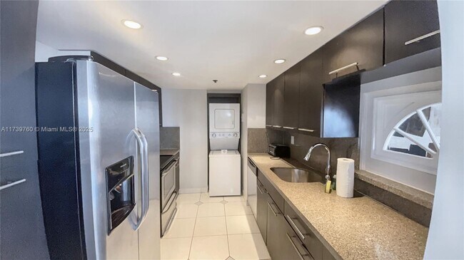 Photo - 1717 N Bayshore Dr Unidad B-4157