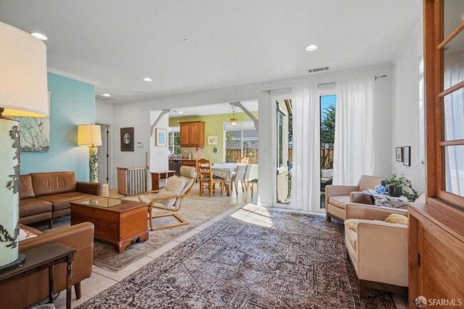 Photo - 820 Almar Ave