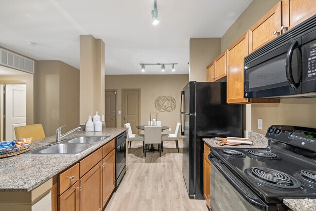 2BR, 2BA - 1,135SF - Kitchen - Palomino Apartments Homes