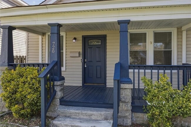 Photo - 720 Forbes St