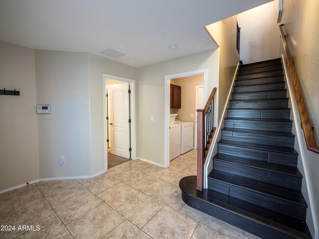 Photo - 1628 E Canyon Creek Dr