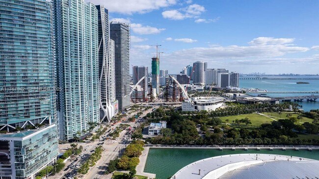 Photo - 253 NE 2nd St Unidad 1201