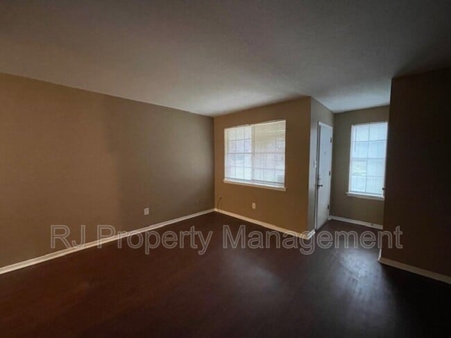 Photo - 3432 Powell Ave