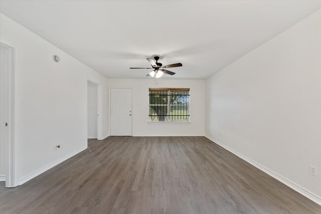 Photo - 11419 Roandale Dr