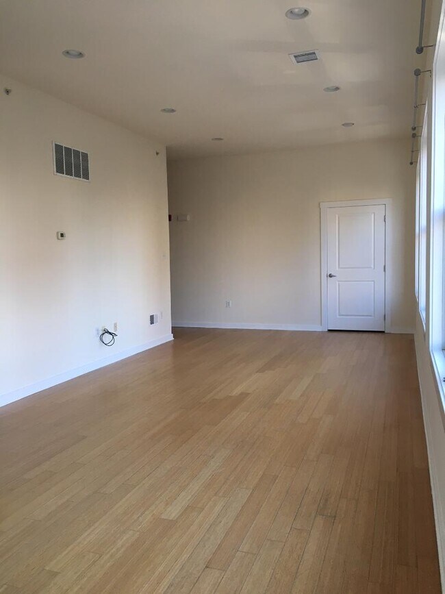 Photo - 2146 E Susquehanna Ave Unidad 2