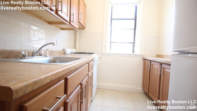 Building Photo - 1148 Commonwealth Ave Unit 59 Rental