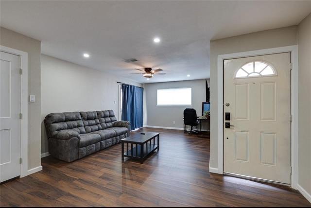 Photo - 716 E Pecan St