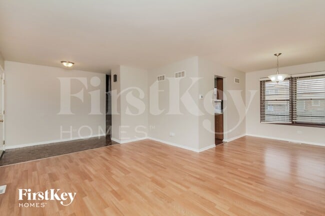 Photo - 6048 White Birch Ln