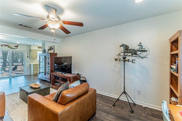 Photo - 708 N Stewart St