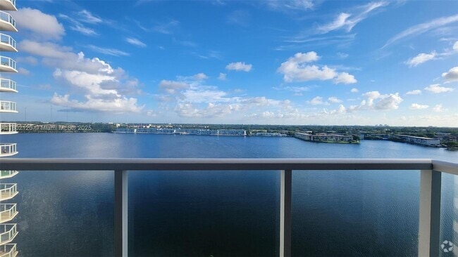 Building Photo - 1301 NE Miami Gardens Dr Unit 1014W Rental