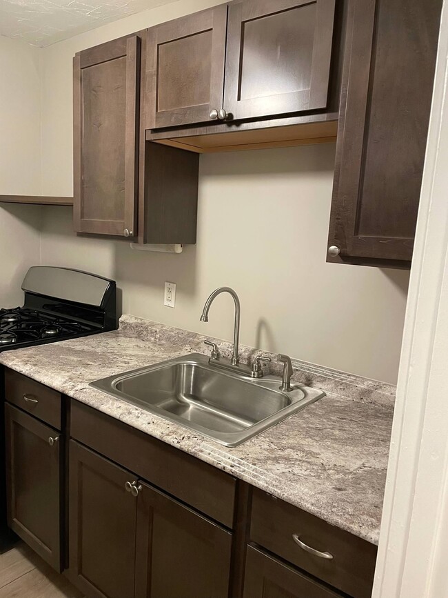 Photo - 329 Elmwood Ave Unidad 3A