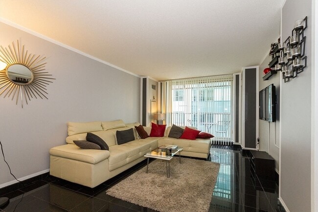 Photo - 10 Museum Way Unit 921