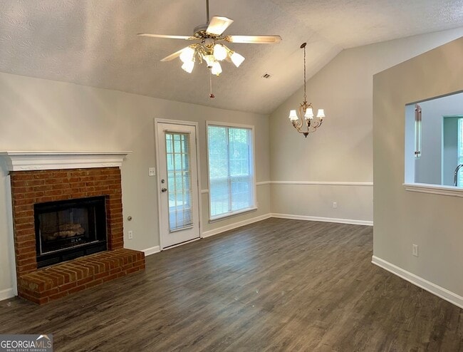 Photo - 99 Creek Cir