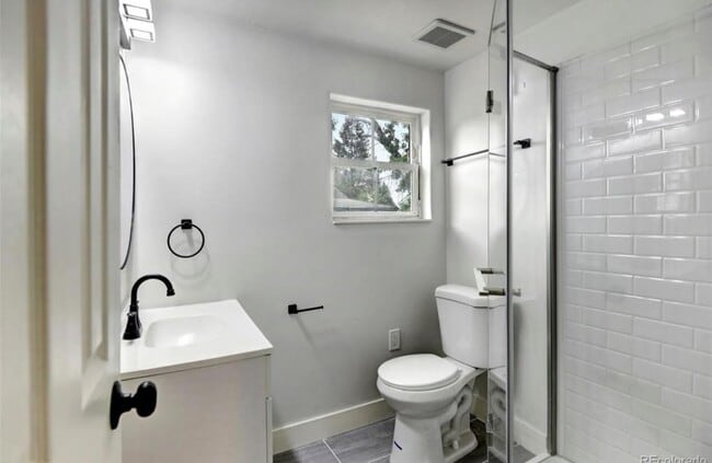 Beautiful Studio Near Downtown Denver – Mo... - Beautiful Studio Near Downtown Denver – Mo... House