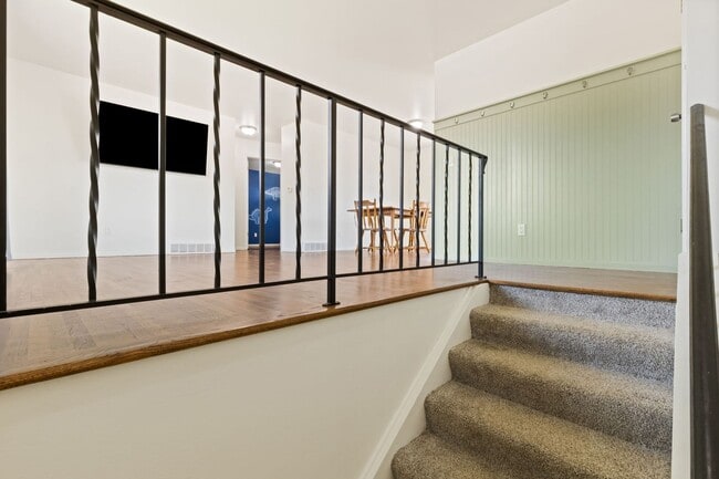 Photo - 4 bedroom with large backyard