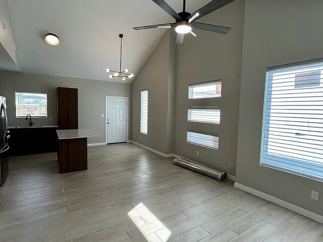 Photo - 705 Deanne Dr