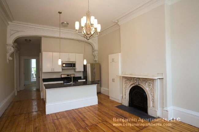 Building Photo - 658 Massachusetts Ave